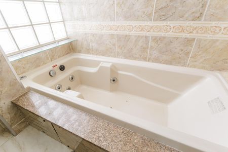 Casa à venda com 144m², 3 quartos e 3 vagasBanheiro da Suíte