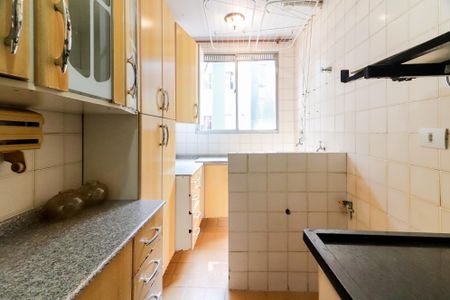 Apartamento à venda com 58m², 2 quartos e 1 vaga Apartamento à venda com 58m², 2 quartos e 1 vagaCozinha e Área de Serviço