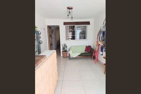 Casa à venda com 95m², 2 quartos e 1 vaga