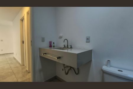 Casa de condomínio para alugar com 220m², 3 quartos e 2 vagas Casa de condomínio para alugar com 220m², 3 quartos e 2 vagasBanheiro Social