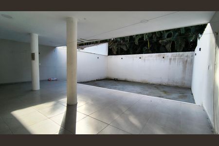 Casa de condomínio para alugar com 220m², 3 quartos e 2 vagas Casa de condomínio para alugar com 220m², 3 quartos e 2 vagasQuintal