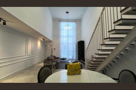 Casa de condomínio para alugar com 220m², 3 quartos e 2 vagas Casa de condomínio para alugar com 220m², 3 quartos e 2 vagasSala