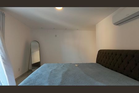 Casa de condomínio para alugar com 220m², 3 quartos e 2 vagas Casa de condomínio para alugar com 220m², 3 quartos e 2 vagasSuíte