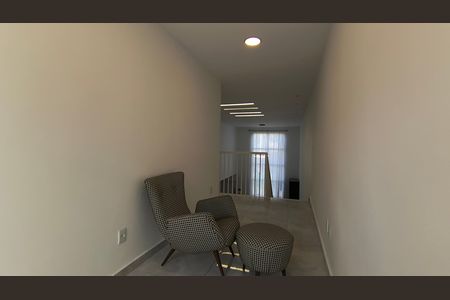 Casa de condomínio para alugar com 220m², 3 quartos e 2 vagas Casa de condomínio para alugar com 220m², 3 quartos e 2 vagasHall