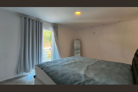 Casa de condomínio para alugar com 220m², 3 quartos e 2 vagas Casa de condomínio para alugar com 220m², 3 quartos e 2 vagasSuíte