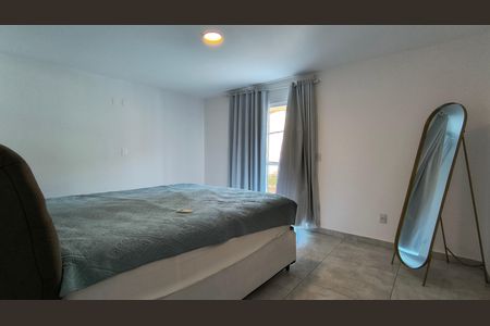 Casa de condomínio para alugar com 220m², 3 quartos e 2 vagas Casa de condomínio para alugar com 220m², 3 quartos e 2 vagasSuíte
