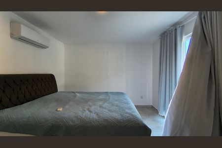 Casa de condomínio para alugar com 220m², 3 quartos e 2 vagas Casa de condomínio para alugar com 220m², 3 quartos e 2 vagasSuíte