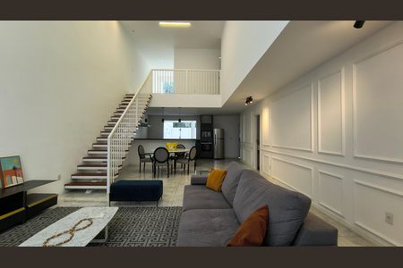 Casa de condomínio para alugar com 220m², 3 quartos e 2 vagas Casa de condomínio para alugar com 220m², 3 quartos e 2 vagasSala