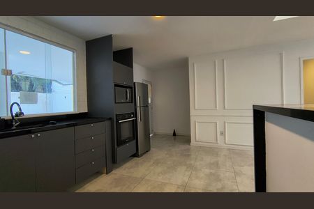 Casa de condomínio para alugar com 220m², 3 quartos e 2 vagas Casa de condomínio para alugar com 220m², 3 quartos e 2 vagasCozinha