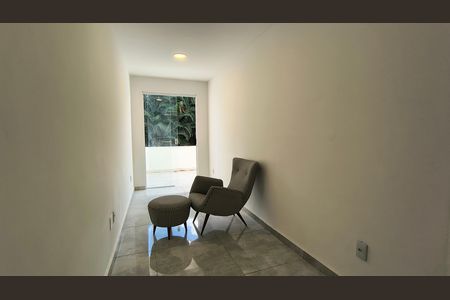 Casa de condomínio para alugar com 220m², 3 quartos e 2 vagas Casa de condomínio para alugar com 220m², 3 quartos e 2 vagasHall