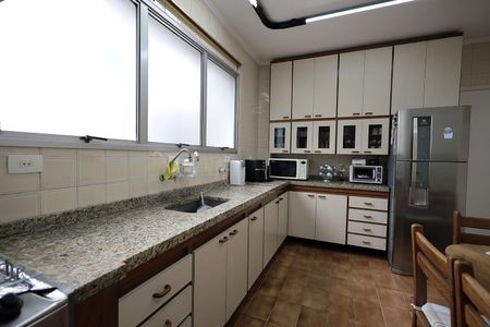 Apartamento à venda com 140m², 4 quartos e 2 vagasCozinha