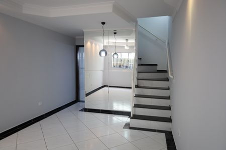 Sala de casa para alugar com 2 quartos, 86m² em Jardim Samambaia, São Paulo