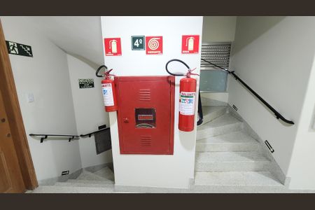 Apartamento para alugar com 66m², 2 quartos e 1 vaga Apartamento para alugar com 66m², 2 quartos e 1 vagaEscada