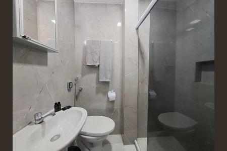 Banheiro Social de apartamento à venda com 1 quarto, 29m² em Centro, Rio de Janeiro