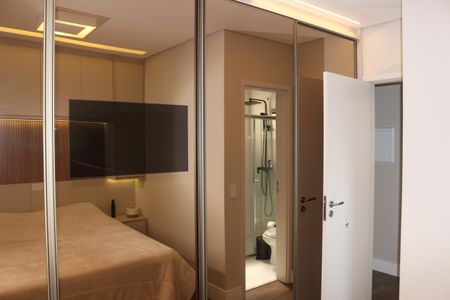 Apartamento à venda com 155m², 3 quartos e 2 vagasSuíte 1