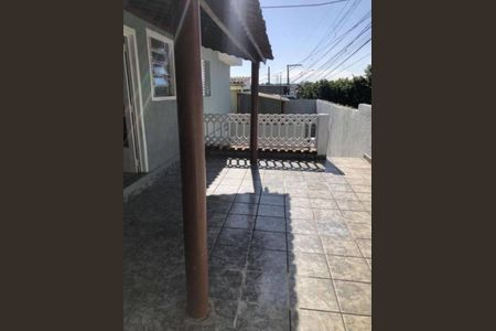 Casa à venda com 160m², 3 quartos e 4 vagas Casa à venda com 160m², 3 quartos e 4 vagasÁrea Externa