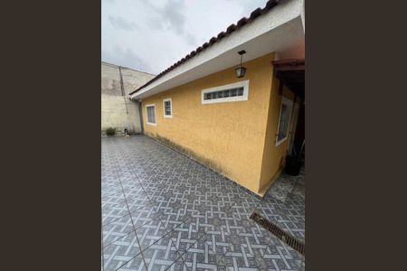 Casa à venda com 160m², 3 quartos e 4 vagas Casa à venda com 160m², 3 quartos e 4 vagasÁrea Externa