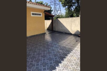 Casa à venda com 160m², 3 quartos e 4 vagas Casa à venda com 160m², 3 quartos e 4 vagasÁrea Externa