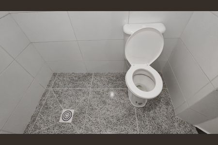 Banheiro de casa para alugar com 1 quarto, 60m² em Vila Lourdes, Ferraz de Vasconcelos