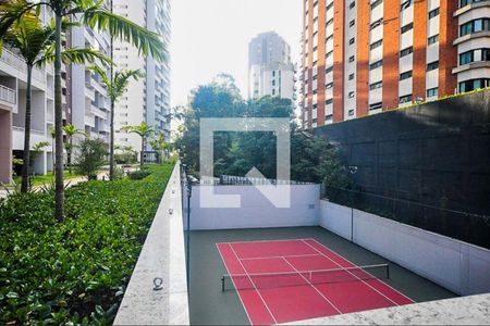 Apartamento à venda com 246m², 3 quartos e 4 vagas Apartamento à venda com 246m², 3 quartos e 4 vagasQuadra