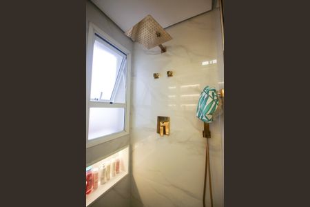 Apartamento à venda com 246m², 3 quartos e 4 vagasBanheiro da Suíte 2