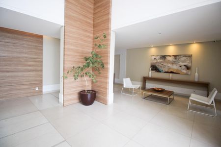 Apartamento à venda com 246m², 3 quartos e 4 vagasHall social