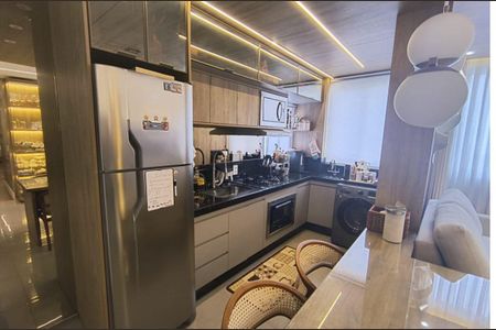 Cozinha de apartamento para alugar com 2 quartos, 80m² em Buritis, Belo Horizonte