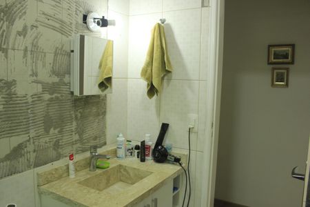 Casa à venda com 166m², 3 quartos e 2 vagasBanheiro Social 1