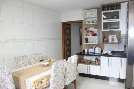 Casa à venda com 166m², 3 quartos e 2 vagasCozinha