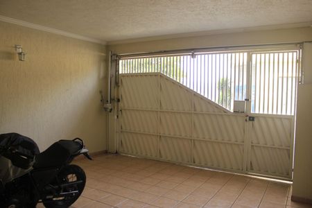 Casa à venda com 166m², 3 quartos e 2 vagasGaragem