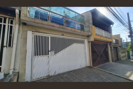 Casa à venda com 166m², 3 quartos e 2 vagasFachada