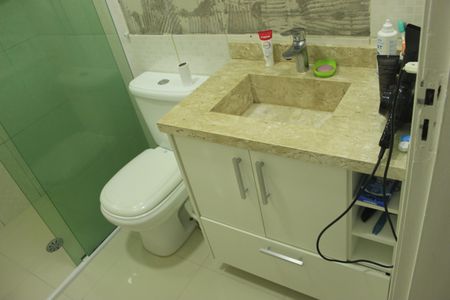 Casa à venda com 166m², 3 quartos e 2 vagasBanheiro Social 1