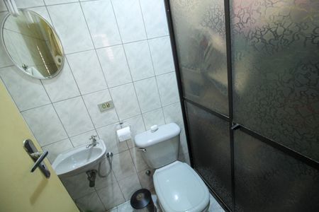 Casa à venda com 300m², 3 quartos e 6 vagas Casa à venda com 300m², 3 quartos e 6 vagasBanheiro de Serviço