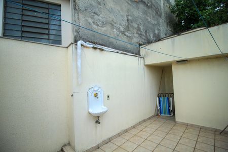 Casa à venda com 300m², 3 quartos e 6 vagas Casa à venda com 300m², 3 quartos e 6 vagasTerraço