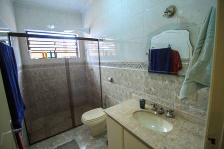 Casa à venda com 300m², 3 quartos e 6 vagas Casa à venda com 300m², 3 quartos e 6 vagasBanheiro Social