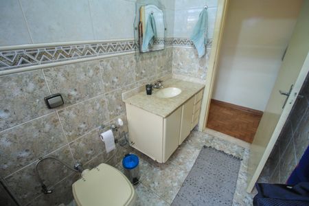 Casa à venda com 300m², 3 quartos e 6 vagas Casa à venda com 300m², 3 quartos e 6 vagasBanheiro Social