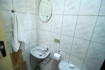 Casa à venda com 300m², 3 quartos e 6 vagas Casa à venda com 300m², 3 quartos e 6 vagasBanheiro de Serviço