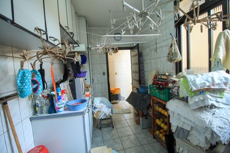 Casa à venda com 300m², 3 quartos e 6 vagas Casa à venda com 300m², 3 quartos e 6 vagasÁrea de Serviço