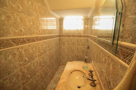 Casa à venda com 300m², 3 quartos e 6 vagas Casa à venda com 300m², 3 quartos e 6 vagasLavabo