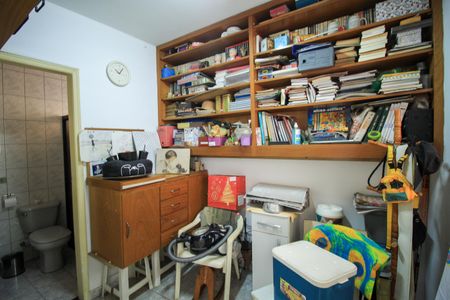 Casa à venda com 300m², 3 quartos e 6 vagas Casa à venda com 300m², 3 quartos e 6 vagasQuarto de Serviço