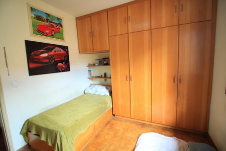 Casa à venda com 300m², 3 quartos e 6 vagas Casa à venda com 300m², 3 quartos e 6 vagasQuarto