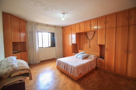 Casa à venda com 300m², 3 quartos e 6 vagas Casa à venda com 300m², 3 quartos e 6 vagasSuíte