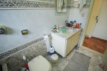 Casa à venda com 300m², 3 quartos e 6 vagas Casa à venda com 300m², 3 quartos e 6 vagasBanheiro da Suíte