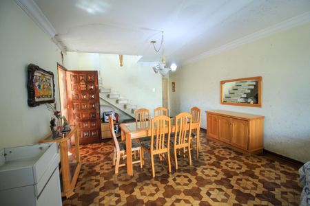 Casa à venda com 300m², 3 quartos e 6 vagas Casa à venda com 300m², 3 quartos e 6 vagasSala de Jantar