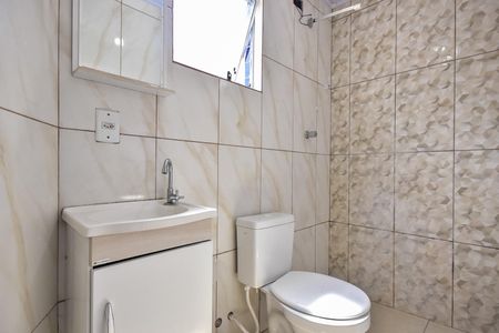 Banheiro de kitnet/studio para alugar com 1 quarto, 30m² em Jardim Sao Mateus, Taboão da Serra