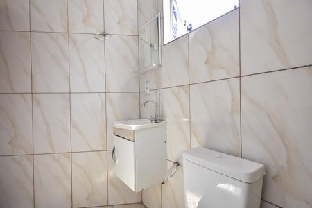 Banheiro de kitnet/studio para alugar com 1 quarto, 30m² em Jardim Sao Mateus, Taboão da Serra