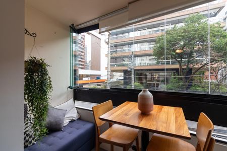 Varanda de apartamento à venda com 3 quartos, 85m² em Vila Olímpia, São Paulo