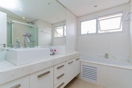 Apartamento para alugar com 165m², 3 quartos e 3 vagasBanheiro da Suíte 3