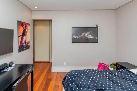 Apartamento para alugar com 165m², 3 quartos e 3 vagasSuíte 2