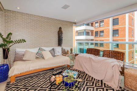 Apartamento para alugar com 165m², 3 quartos e 3 vagasVaranda